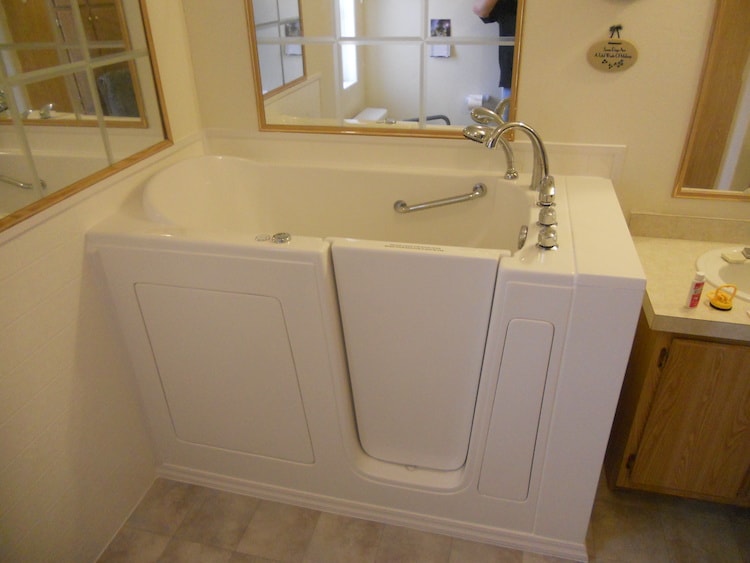 Walk-in Bathtub Remodeling in Boise | ACE Bathrooms - 208-285-3906